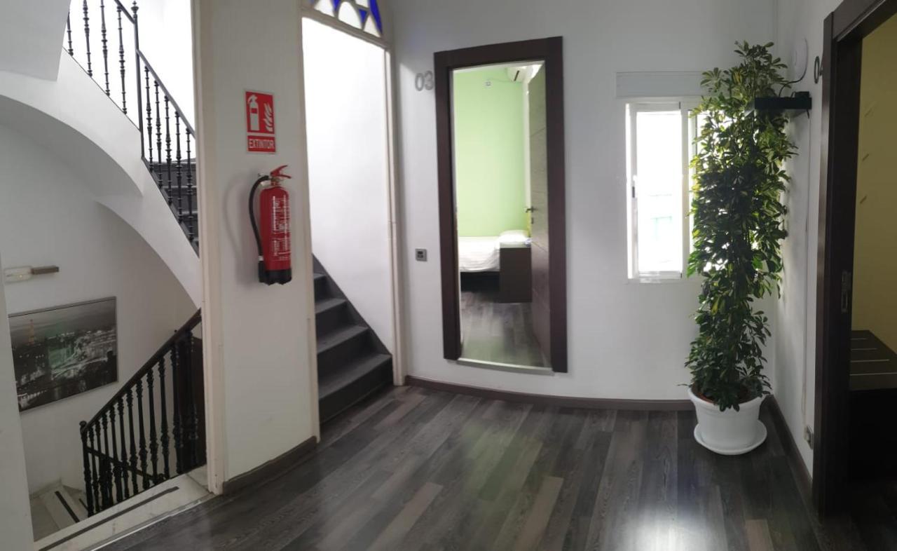 Auberge de jeunesse Residencia Viriato à Séville Extérieur photo