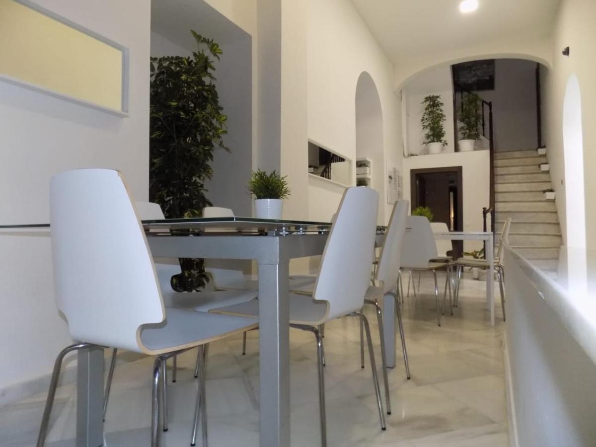 Auberge de jeunesse Residencia Viriato à Séville Extérieur photo